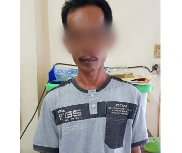 RA usai menyerahkan diri ke polisi di Rohil