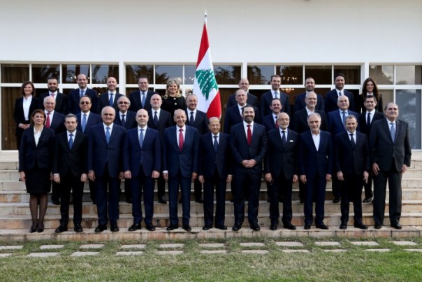 Pemerintah Baru Lebanon dan kabinetnya di Istana Kepresidenan. 
