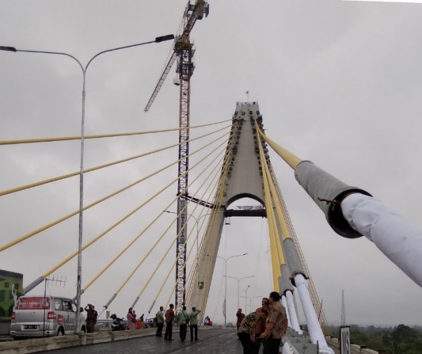 Jembatan Siak IV diresmikan dengan nama Sultan Abdul Jalil Alamuddin Syah. Foto: Surya/Riau1. 