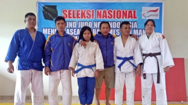 Para atlet blind judo Riau mengikuti Seleknas Asean Paragames 2019 di Solo
