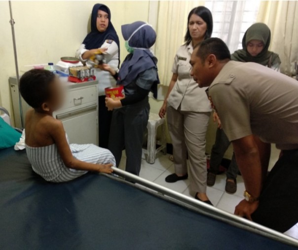 Kompol Supriyanto saat mengecek kondisi Malang, di RS Bhayangkara Polda Riau