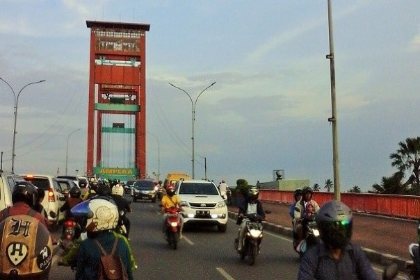 Ilustrasi jembatan Ampera yang menjadi ikon Kota Palembang, Sumsel. 