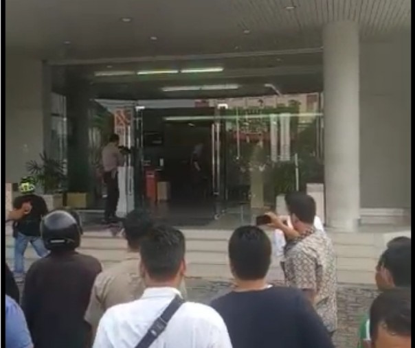 Aksi Gono di BNI 46 Kota Dumai, Senin siang (Screenshoot video)