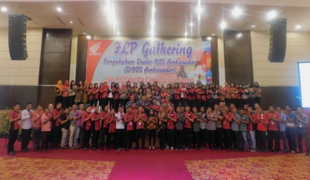 Puluhan frontline people Capella Honda Riau saat mengikuti gathering baru-baru ini