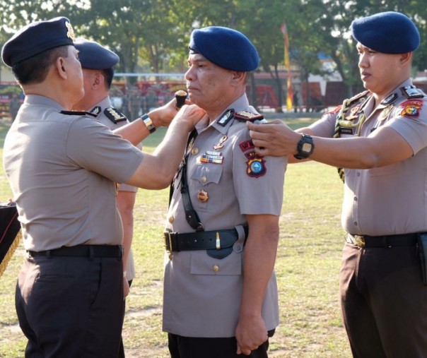 Pelantikan Kombes Hasyim sebagai Dansat Brimob Polda Riau yang baru.