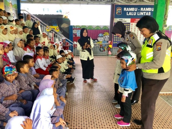 400 Anak TK di Pekanbaru Belajar Keselamatan Berkendara di 400 Anak TK di Pekanbaru Belajar Keselamatan Berkendara di