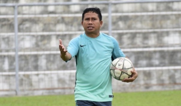 Pelatih Tim Sepakbola Riau, Philep Hansen