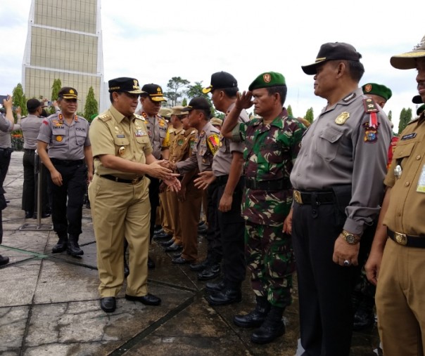 Wagubri Edy Natar saat Apel 3 Pilar pada Senin pagi (Riau1)