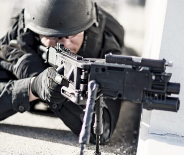 Senjata corner gun yang digunakan tim SWAT di Amerika Serikat. Foto: Imagenesmy.com.