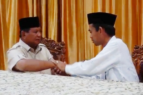 Ustadz Abdul Somad secara terbuka mendukung Prabowo Subianto. 