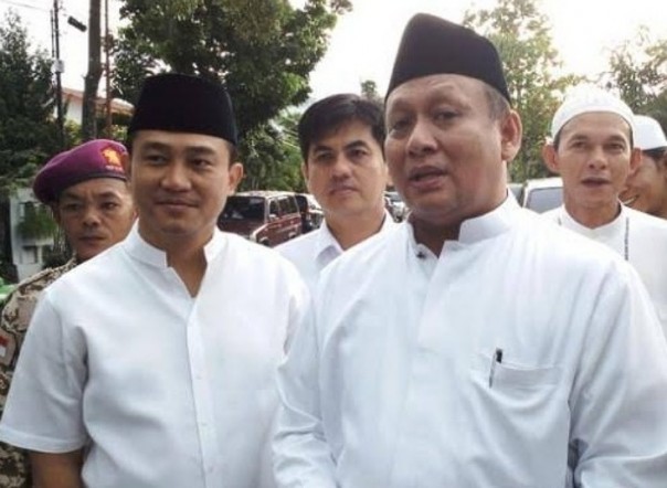 Ketua DPD Gerindra Riau, Nurzahedy (kanan)