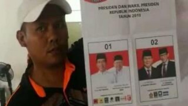 Surat suara Pilpres pasangan 01 dan 02.