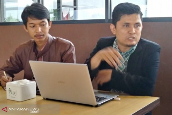 Direktur SBLF Riset, Edo Andrefson di Padang, kemarin. 