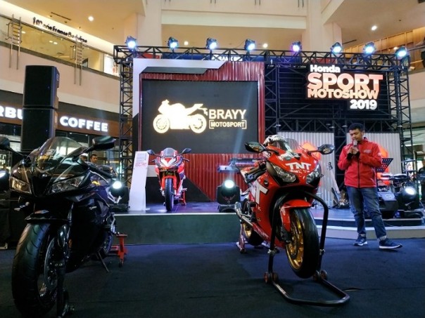 Modifikator Brayy Motorsport, Bembeng saat berbagi informasi seputar modifikasi CBR series di event yang ditaja Capella Honda Riau