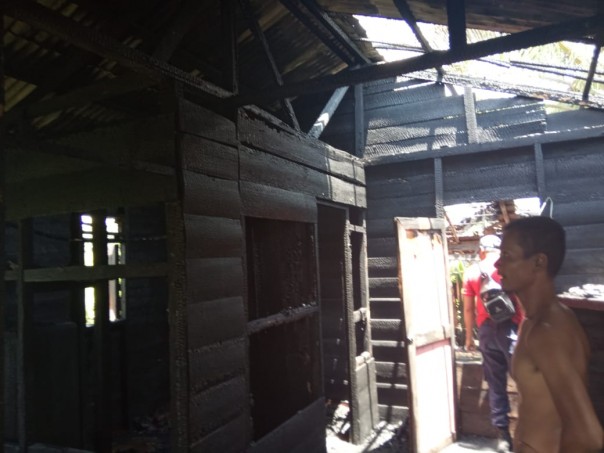 Kondisi Rumah Terbakar di Dusun 1 Desa Banglas