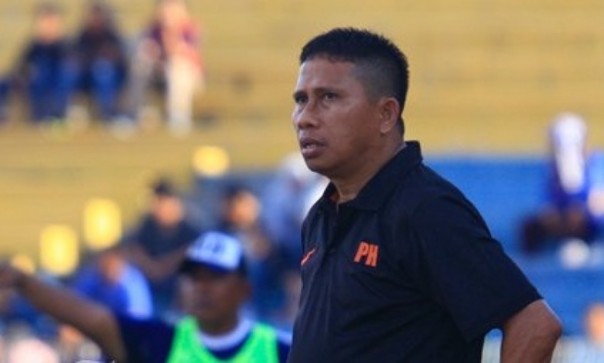 Pelatih tim sepakbola Riau, Philep Hansen