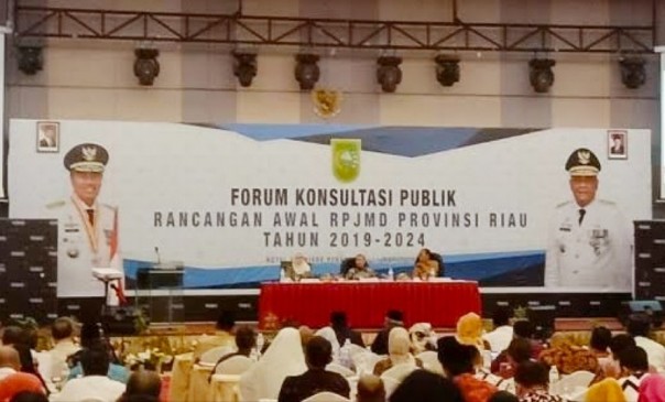 Forum Konsultasi Publik RPJMD Riau 2019-2024 yang dipimpin Gubernur Riau Syamsuar di Hotel Premiere Pekanbaru