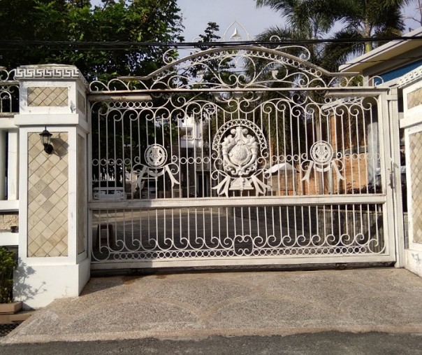 Rumah Anggota DPR RI M Nasir di Jalan Utama Sari, Kelurahan Tangkerang Selatan, Kecamatan Bukit Raya, Kota Pekanbaru, Riau. Foto: Surya/Riau1.