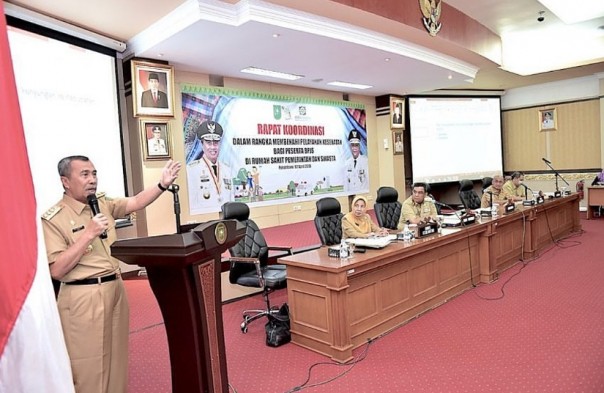 Gubernur Riau, Syamsuar saat memberikan pemaparan dalam Focus Group Discussion (FGD) tentang Peningkatan Mutu Pelayanan bagi Peserta BPJS Kesehatan