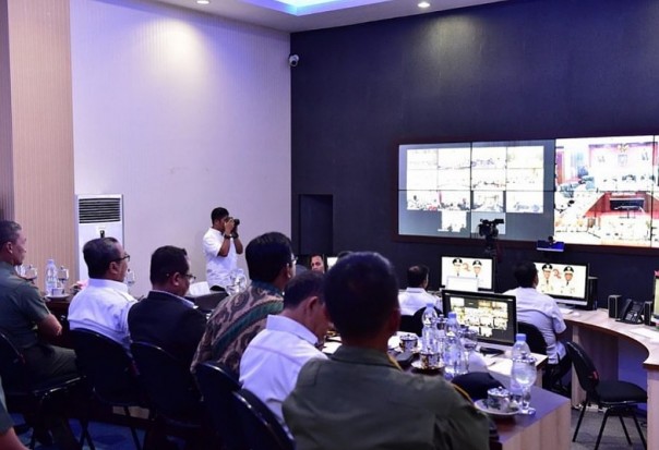 Gubernur Riau menggelar video conference dengan Mendagri RI, Tjahjo Kumolo tentang pelaksanaan Pemilu serentak 2019