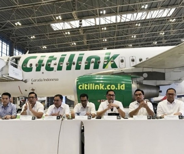 Konferensi Pers Public Expose Insidentil Garuda Indonesia di Hangar 2 GMF, Tangerang. Foto: Antara.