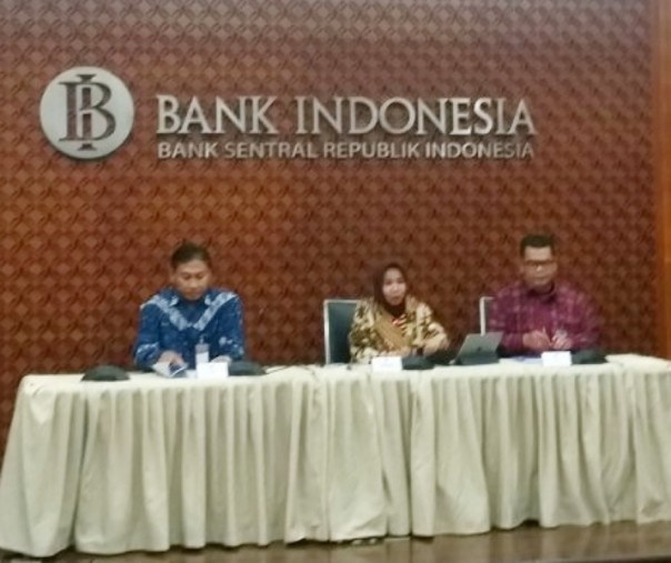 Deputi Gubernur Bank Indonesia Rosmaya Hadi (tengah) di Jakarta, Jumat (10/5/2019). Foto: Antara.