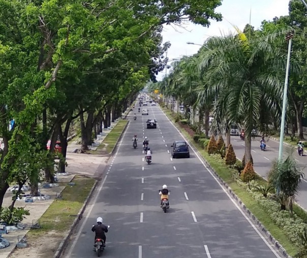 Situasi lalu lintas di Jalan Jenderal Sudirman, Pekanbaru, Riau. Foto: Surya/Riau1.