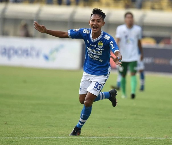 Gelandang muda Persib Bandung, Beckham Putra Nugraha saat berada di lapangan (Foto: Instagram @etammlovers)