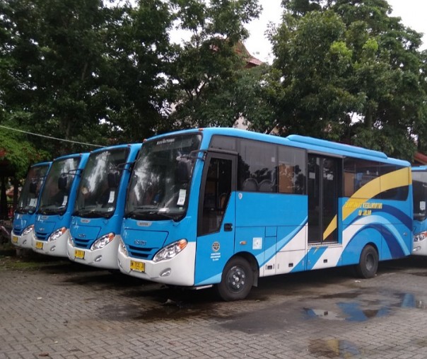 Jejeran bus TMP di Terminal Tipe C Bandar Raya Payung Sekaki Pekanbaru. Foto: Surya/Riau1.
