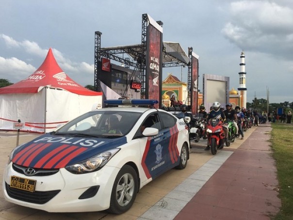 Ratusan bikers Kota Dumai melakukan rolling city sebelum nobar MotoGP France bersama Capella Honda Riau