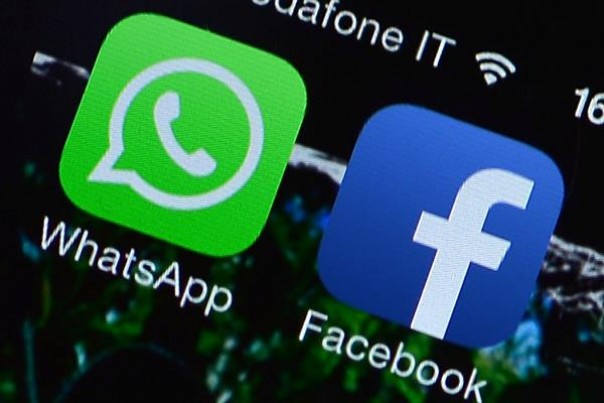 Ilustrasi logo WhatsApp dan Facebook.