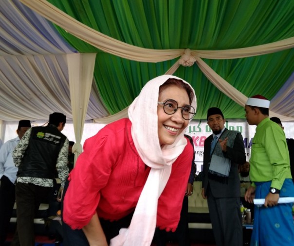 Menteri Kelautan dan Perikanan (KKP) Susi Pudjiastuti saat berada di Riau (Foto:Zar/Riau1.com)