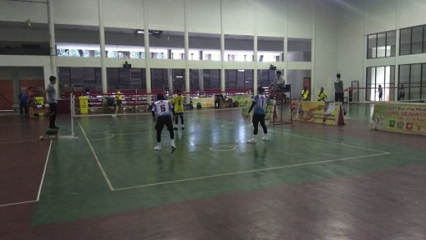 Tim Pelatda DKI Jakarta uji tanding dengan para atlet takraw Riau di venue sepak takraw Purna MTQ Pekanbaru (foto: barkah/riau1.com)