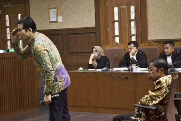 Pengusaha Samin Tan dan Idrus Marham saat jadi saksi di Sidang Tipikor, Jakarta beberapa bulan lalu. 