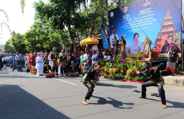 Penampilan aksi seni tari sunting 12 dari Kabupaten Siak di FPN VII Bali