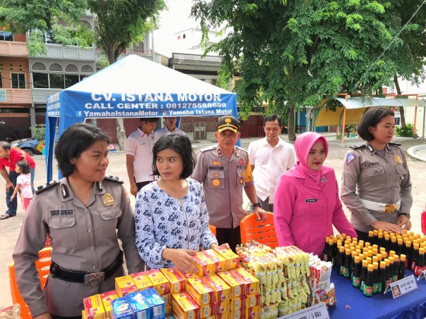 Bazar Murah Polres Meranti di Taman Cik Puan Selatpanjang