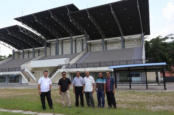 Tim KONI Kota Pekanbaru saat meninjau stadion mini di Kampus UIR untuk venue sepakbola pada Porkot VII Pekanbaru 2019