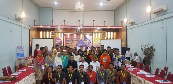 Sekdakab Inhil, Said Syarifudin bersama para peserta Pelatihan Mengelola Homestay di Hotel Inhil Pratama, Tembilahan
