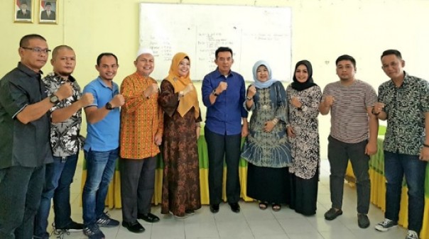 Kepala Dispora Kota Pekanbaru, Zulfahmi Adrian menggelar rapat bersama semua pihak yang terlibat dalam pelaksanaan program KOSMP