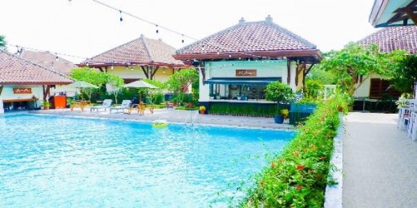 Aeksimare Pool & Café yang ada di Labersa Garden Inn