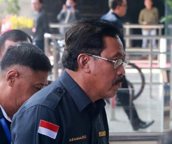 Gubernur Kepri Nurdin Basirun saat tiba di KPK usai terjaring OTT. Foto: Detik.com.