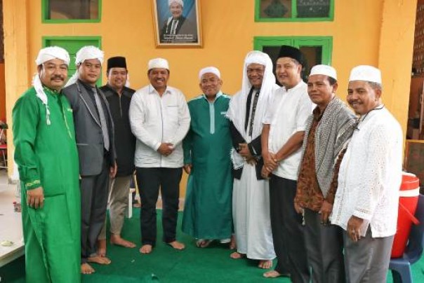 Bupati Siak, Alfedri bersama para pimpinan dan pengurus Rumah Suluk Darul Ridho, Kampung Dayun, Siak
