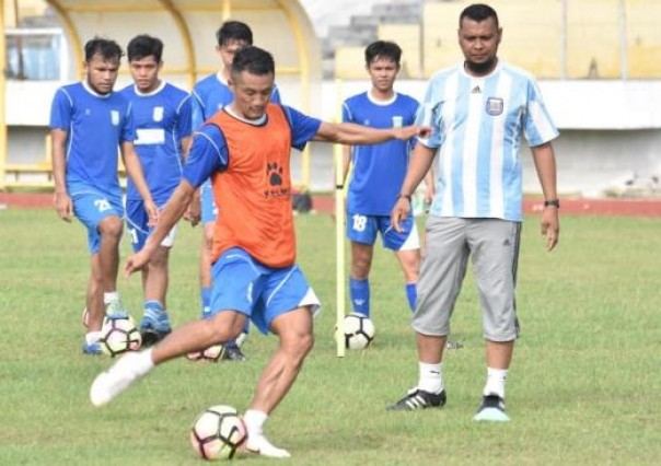 Coach Raja Faisal yang kini jadi caretaker pelatih kepala PSPS Riau