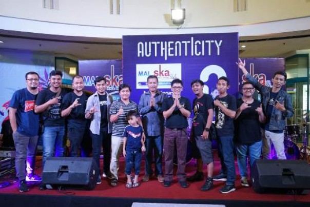 Gilang Ramadhan saat menghadiri salah satu event musik di Riau