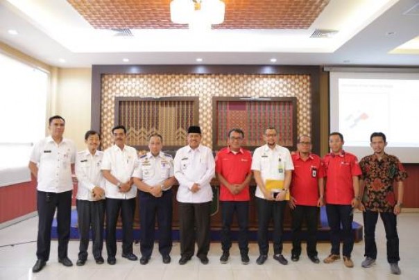 Bupati Siak, Alfedri bersama jajaran direksi PT Pelindo