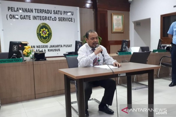 Humas Pengadilan Negeri Jakarta Pusat, Makmur saat memberikan keterangan pers, Kamis. 