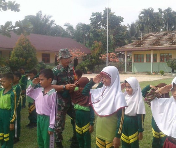 TNI tanamkan nasionalisme sejak dini pada pelajar SD