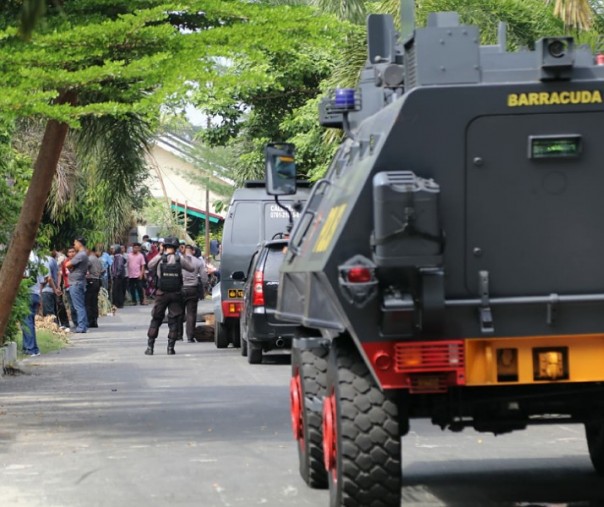 Barracuda dan Brimob (Gegana) berada di lokasi baku tembak.