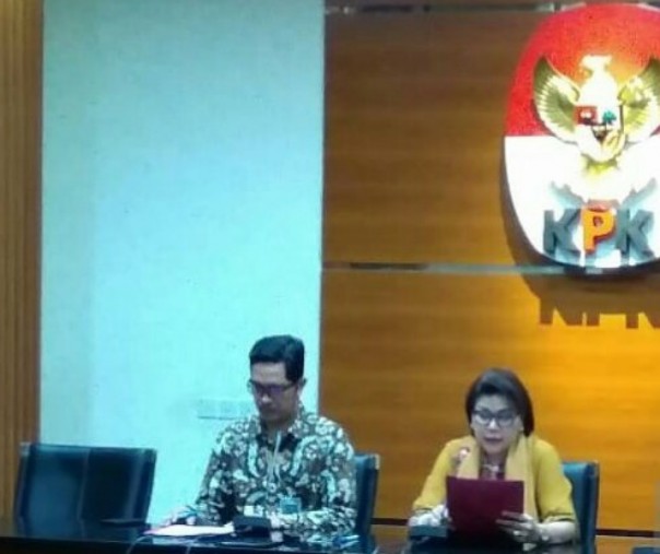 Wakil Ketua KPK Basaria Panjaitan (kanan) dan Juru Bicara KPK Febri Diansyah saat jumpa pers di Gedung KPK, Jakarta, Kamis (1/8/2019). Foto: Antara.