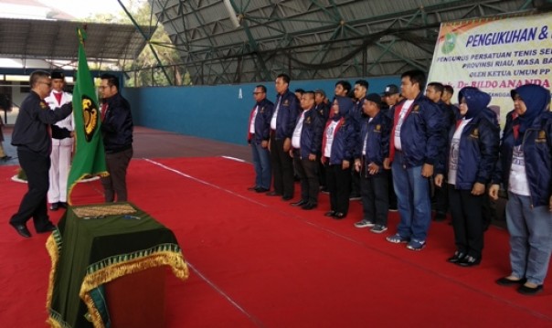 Pelantikan Pengprov Pelti Riau di Hall Tenis DPRD Riau (foto: barkah/riau1.com)